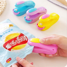 Carregar imagem no visualizador da galeria, Heat Sealer Kitchen Accessories Cozinha Gadget Mini Pocket Home Sealing Machine Kitchen Tool Vacuum Bag Clips Snack Bag Sealer-S